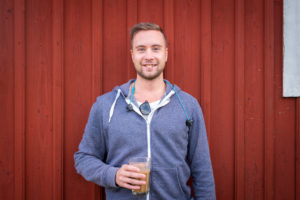 Joel Andell Hansén vid Romma bygdegård